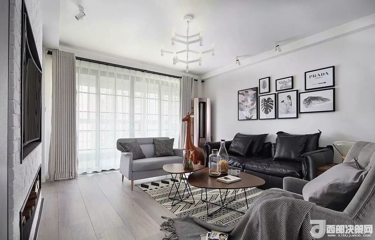 沙發(fā)背景墻選對裝飾畫，才能美了整個客廳空間！