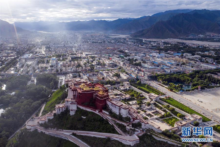 (新華全媒頭條·圖文互動(dòng))(1)血脈同心 共盼春來——疫情阻擊戰(zhàn)中的雪域故事