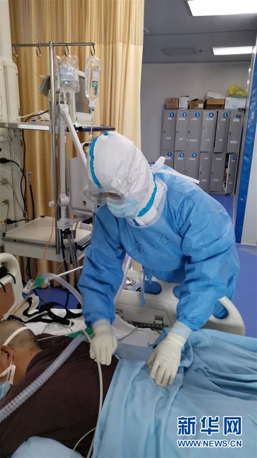 （一線抗疫群英譜·圖文互動(dòng)）（2）“從高原奔赴平原，我們傾囊相助”——青海援湖北醫(yī)療隊(duì)女醫(yī)生戴春的故事 