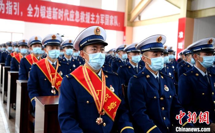 授銜表彰儀式現(xiàn)場(chǎng)?！⒅铱?攝