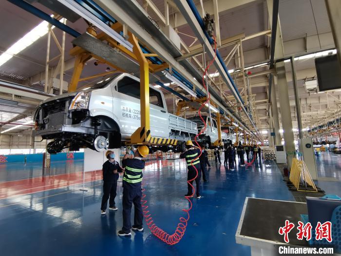 4月初，成功汽車(chē)全面復(fù)工復(fù)產(chǎn)。尤其是隨著疫情得到控制，該公司的生產(chǎn)力度也不斷加大?！「唢w 攝