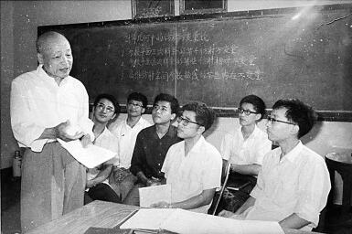 舍我其誰報(bào)國(guó)志，碧血丹心愛國(guó)情