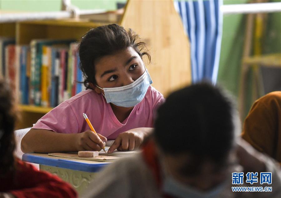 （新華全媒頭條·圖文互動(dòng)）（13）旗引天山南北　譜寫發(fā)展新篇——以習(xí)近平同志為核心的黨中央關(guān)心新疆工作紀(jì)實(shí)