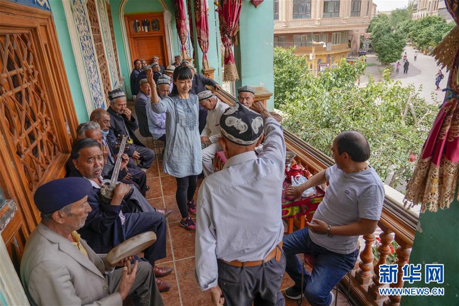 （新華全媒頭條·圖文互動(dòng)）（2）旗引天山南北　譜寫發(fā)展新篇——以習(xí)近平同志為核心的黨中央關(guān)心新疆工作紀(jì)實(shí)