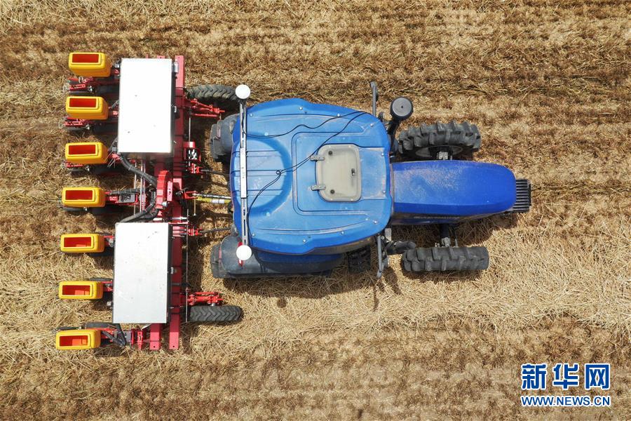 (新華全媒頭條·圖文互動(dòng))(6)偉大旗幟引領(lǐng)歷史巨變——習(xí)近平新時(shí)代中國(guó)特色社會(huì)主義思想指引“十三五”經(jīng)濟(jì)社會(huì)發(fā)展述評(píng)