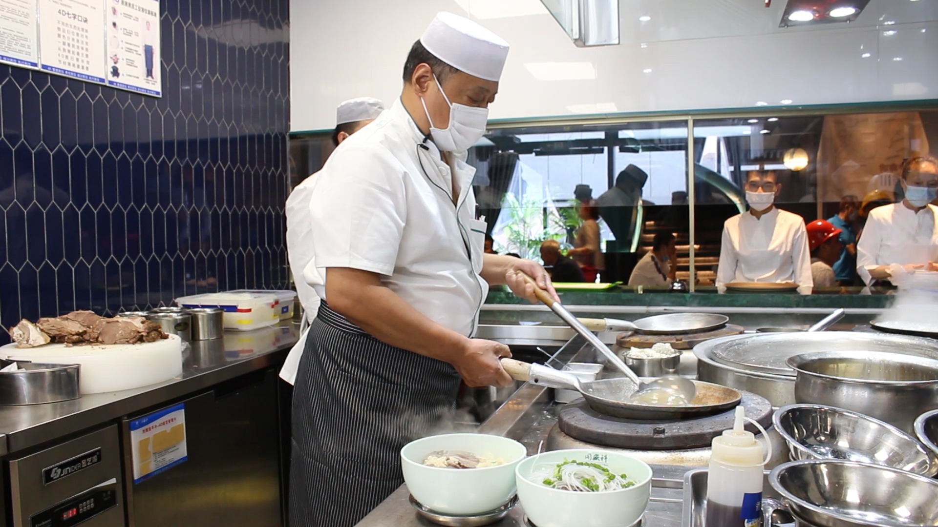 【陜菜大師和他們的拿手菜】烏平：“知足者常樂，食客愛吃我做的牛羊肉泡饃，就是我最大的滿足”_fororder_圖片7