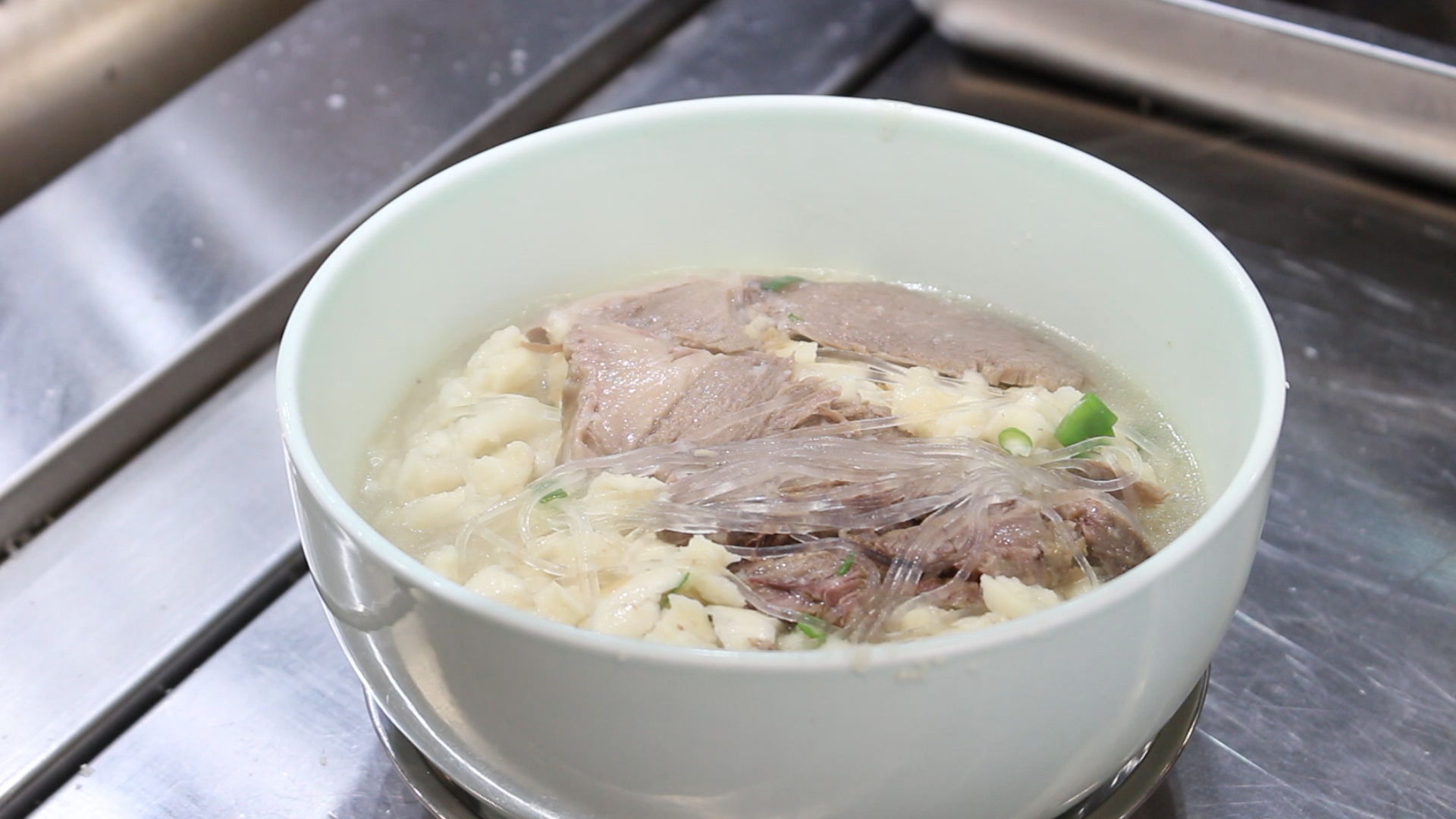 【陜菜大師和他們的拿手菜】烏平：“知足者常樂，食客愛吃我做的牛羊肉泡饃，就是我最大的滿足”_fororder_圖片8