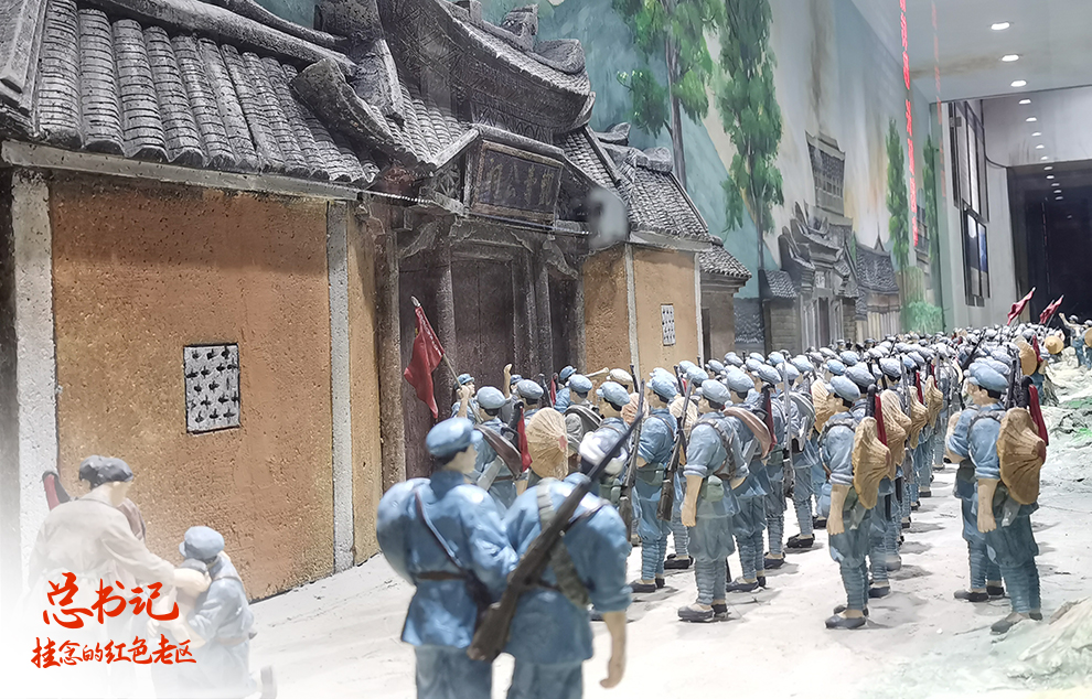 這是在福建省長汀縣中復(fù)村拍攝的紅軍長征出發(fā)動(dòng)員會(huì)微型雕塑（2021年4月27日攝）。