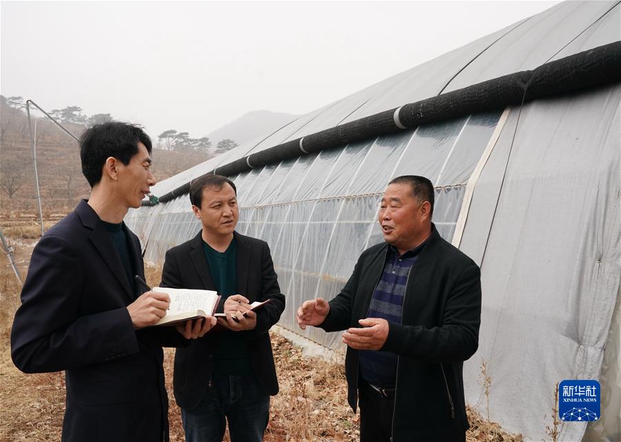 (新華全媒頭條·圖文互動(dòng))(2)堅(jiān)定執(zhí)著打好黨風(fēng)廉政建設(shè)和反腐敗斗爭(zhēng)攻堅(jiān)戰(zhàn)持久戰(zhàn)——從十九屆中央紀(jì)委六次全會(huì)看全面從嚴(yán)治黨向縱深推進(jìn)