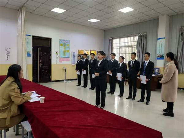 追夢——優(yōu)秀畢業(yè)生風采