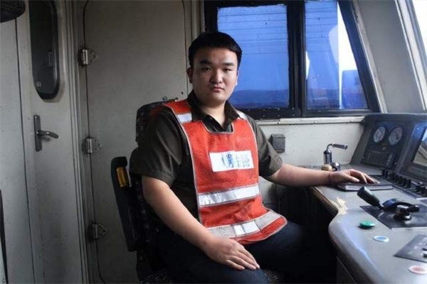 追夢——優(yōu)秀畢業(yè)生風采