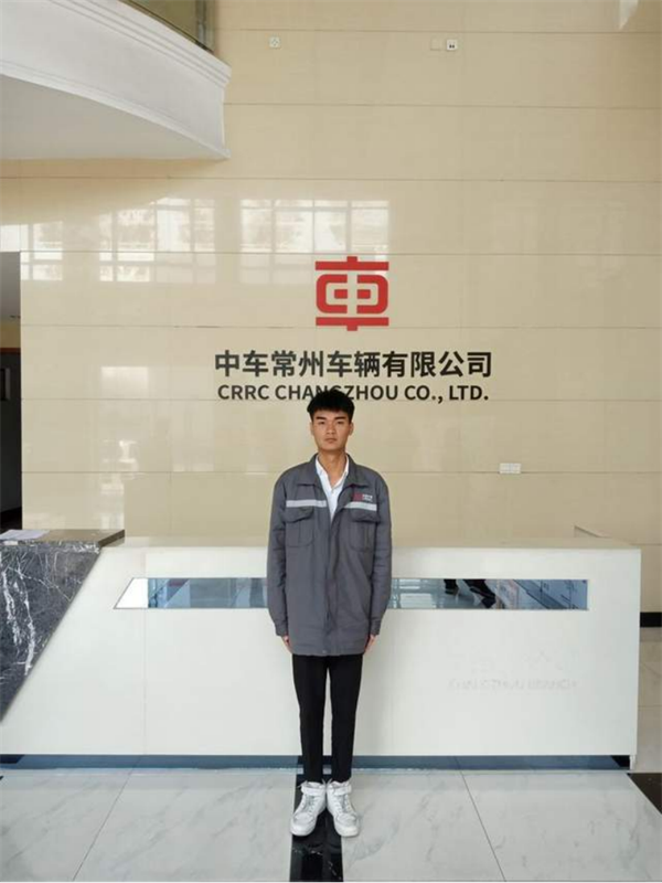 追夢——優(yōu)秀畢業(yè)生風采