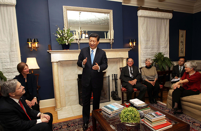 習近平2012年訪美時與老朋友敘舊場景。